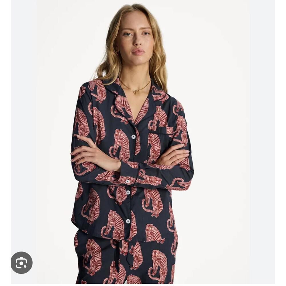 Desmond & Dempsey Tiger Print Pajama Top L Navy Pink Cotton Button Front Shirt
